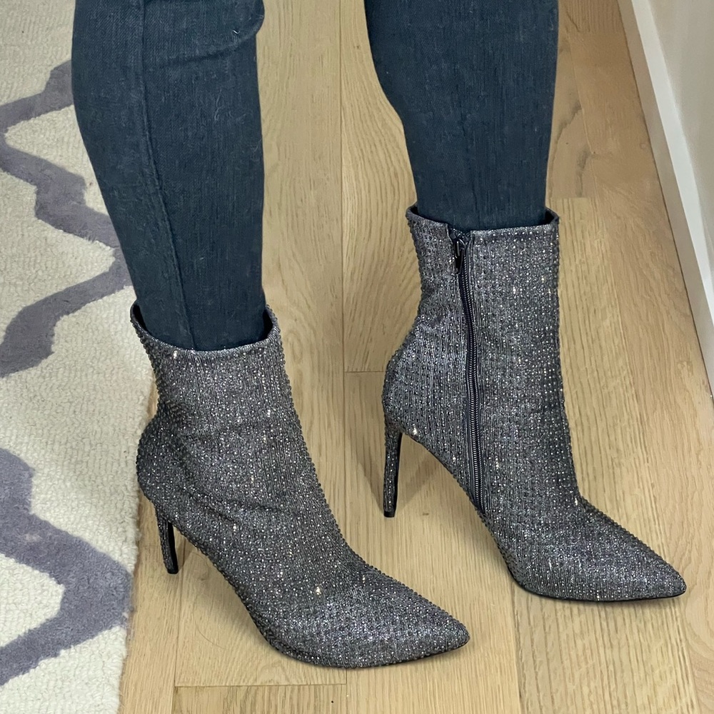 Steve Madden Wifey Rhinestone Studded Ankle Boots Size 11